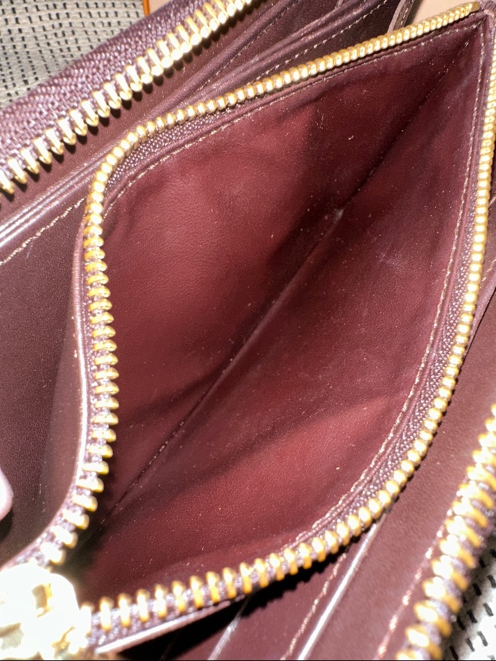 Louis Vuitton Vernis Amarante Zip Wallet - Picture 12 of 13